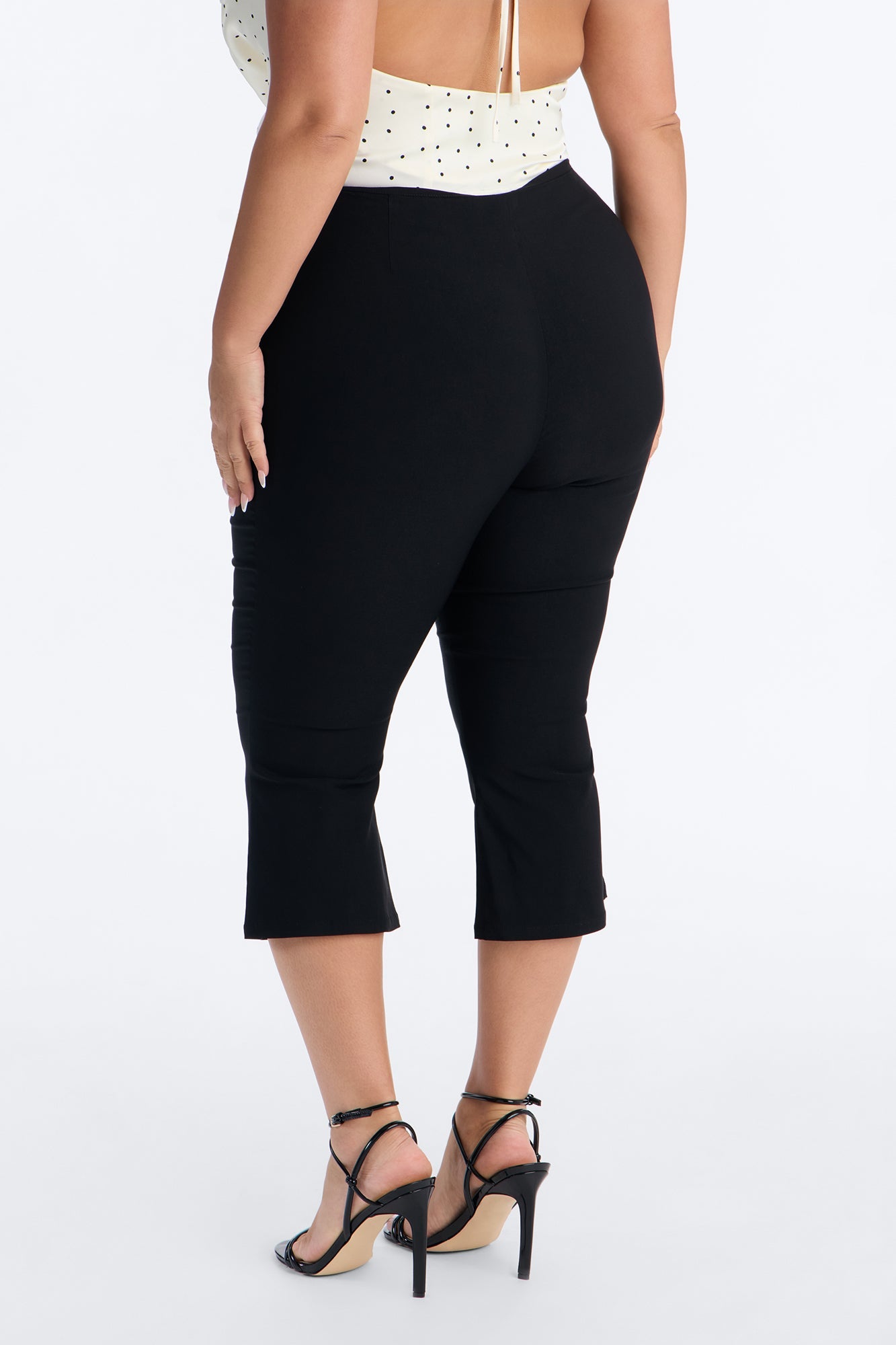 Lenora Capri Mid Rise Pant - Black