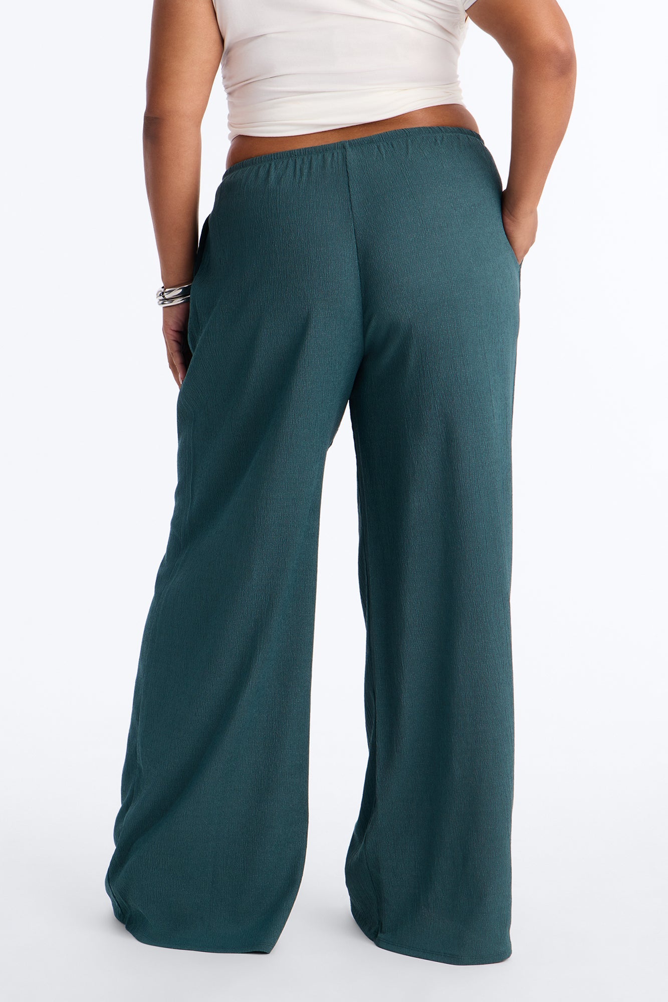 Sadie Low Rise Textured Wide Leg Pant 33″ - Hunter Green