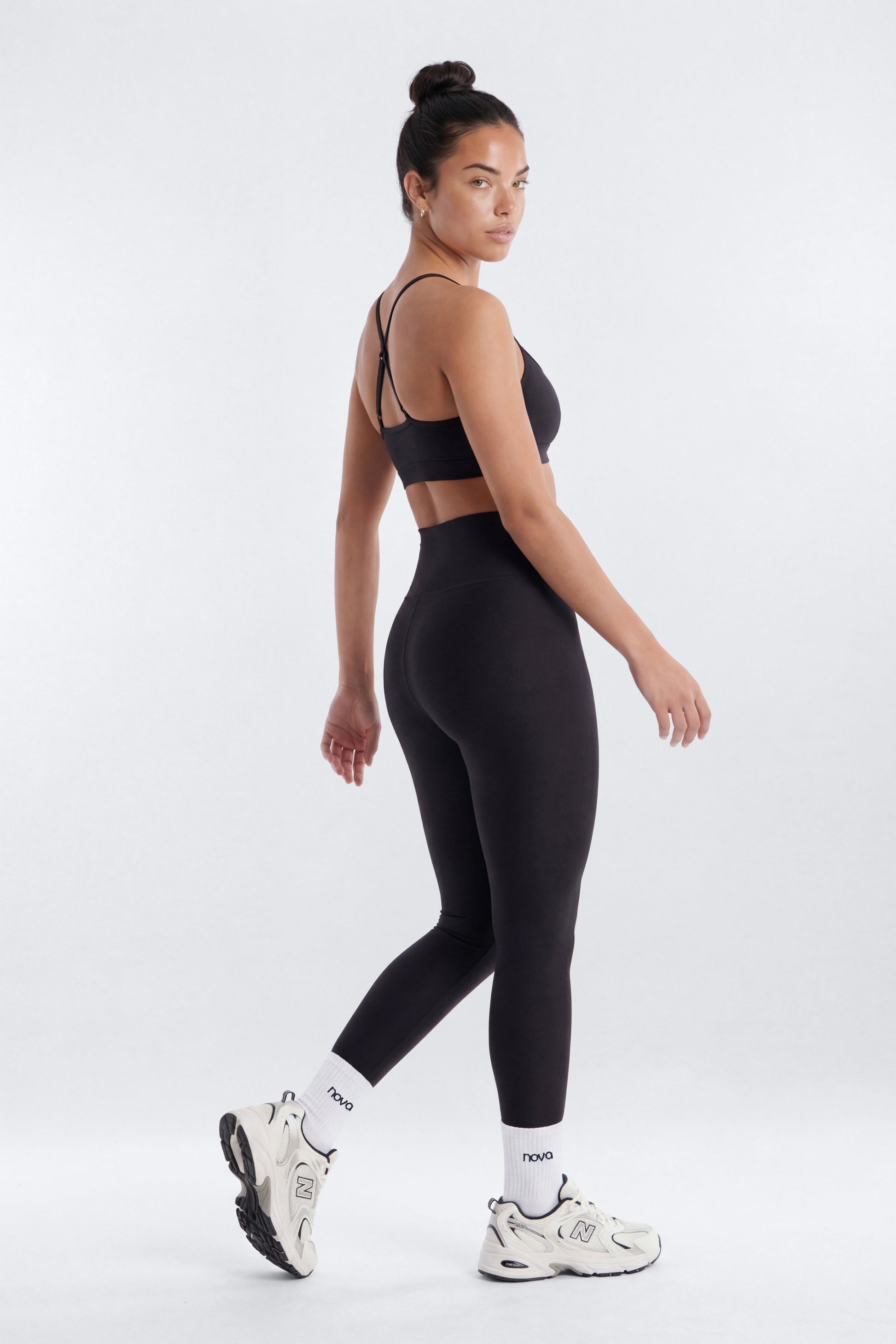 AirSculpt™ 25″ Mid Rise Legging - Black Fashion Nova
