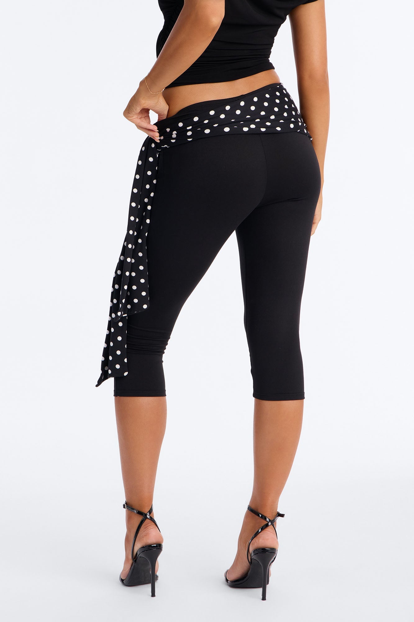 Kinley Low Rise Polka Dot Tie Waist Capri Legging - Black/White