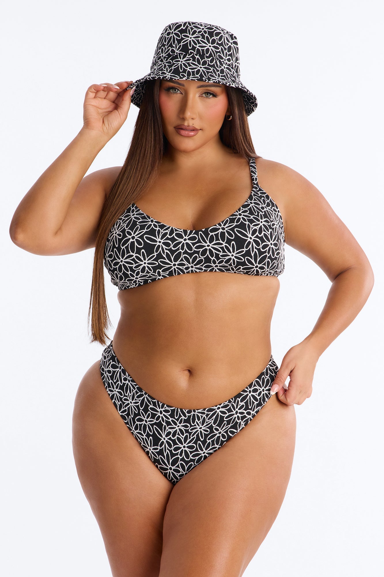 Chelley Flower Texture Bralette 3 Piece Bikini & Bucket Hat Set - Black/White Fashion Nova