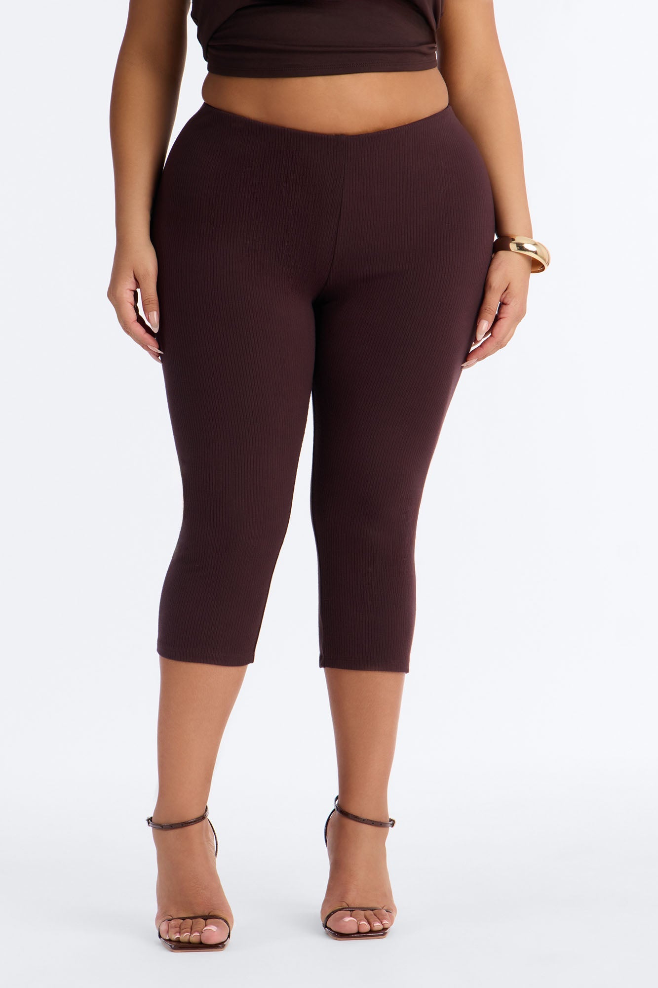 Ultra Ribbed Low Rise Capri Legging - Chocolate