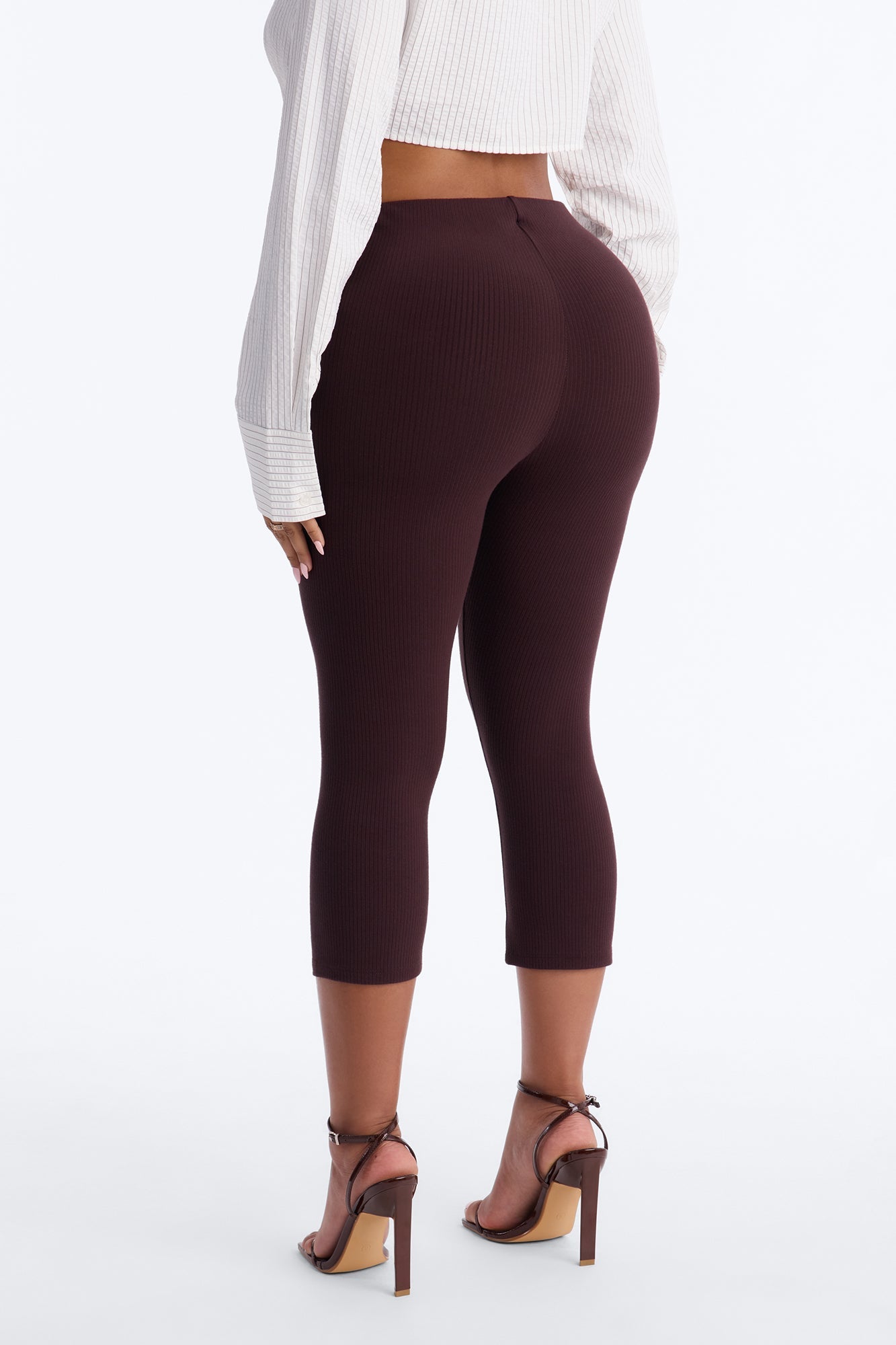 Ultra Ribbed Low Rise Capri Legging - Chocolate
