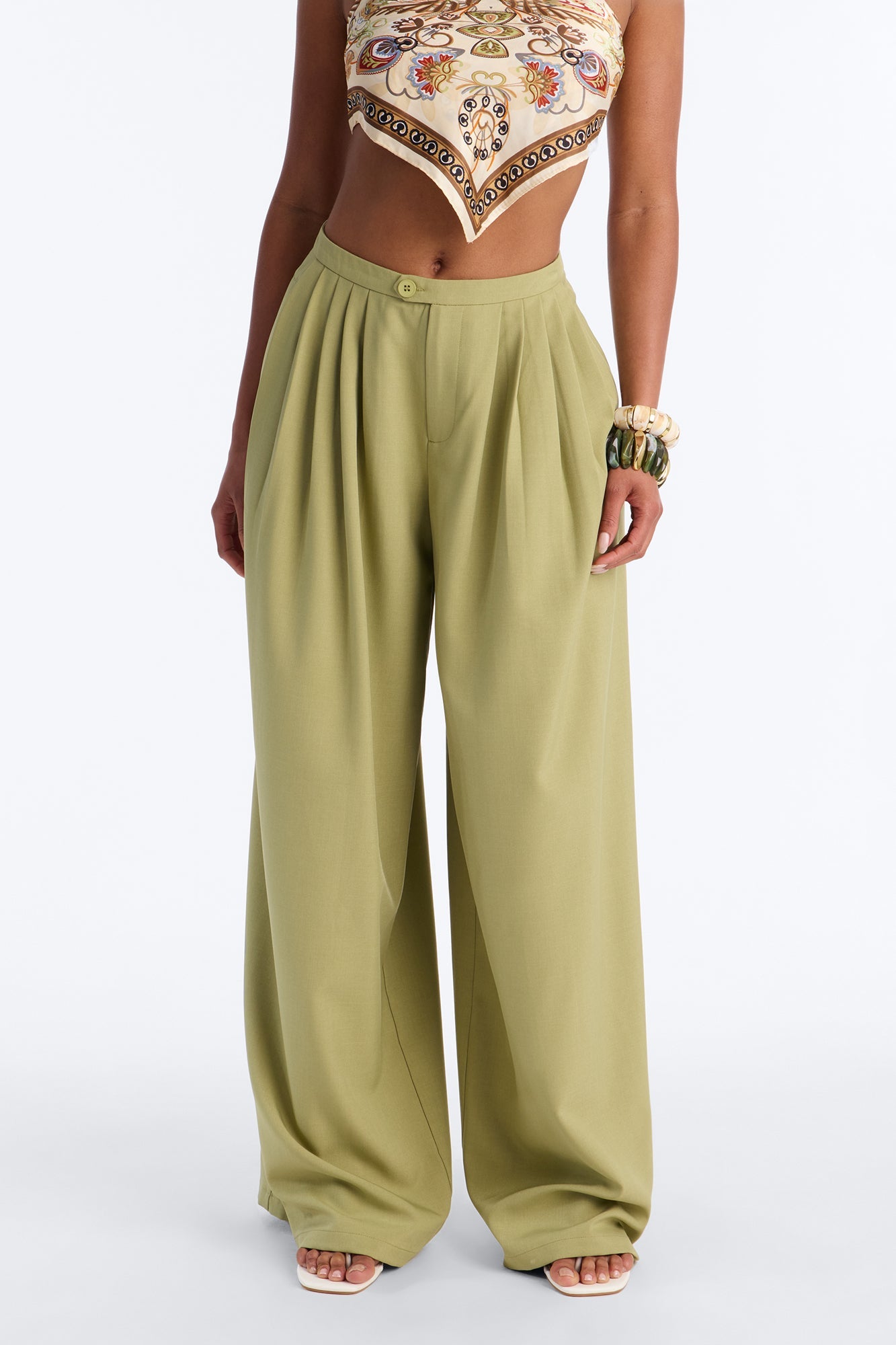 Power Moves Daily Pleated Low Rise Trouser 33″ - Green