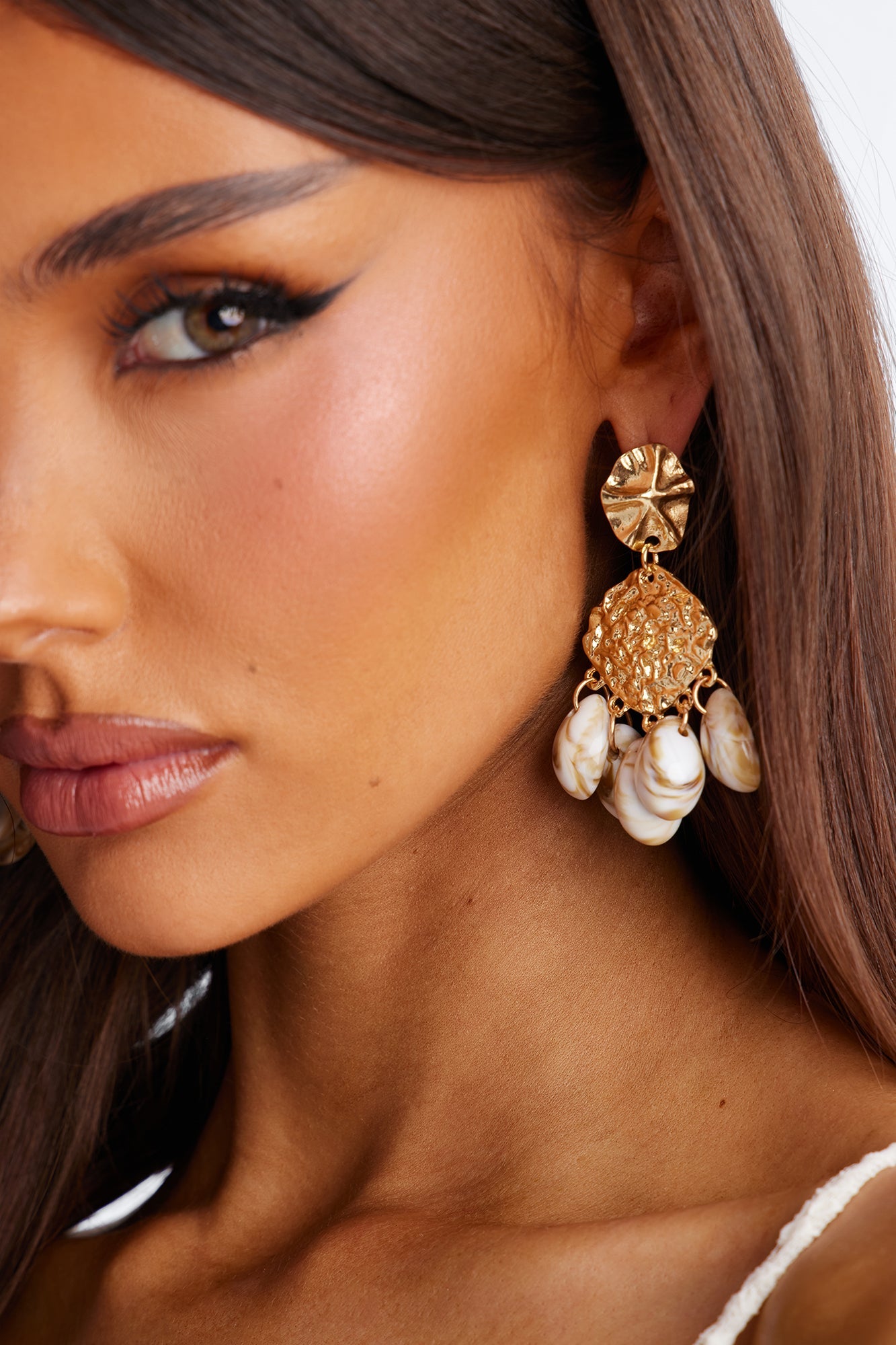 Shell Sprinkles Drop Earrings - Gold