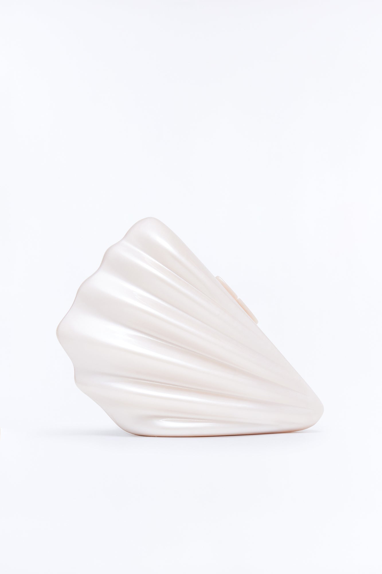 Vacation Treasures Seashell Clutch - Ivory
