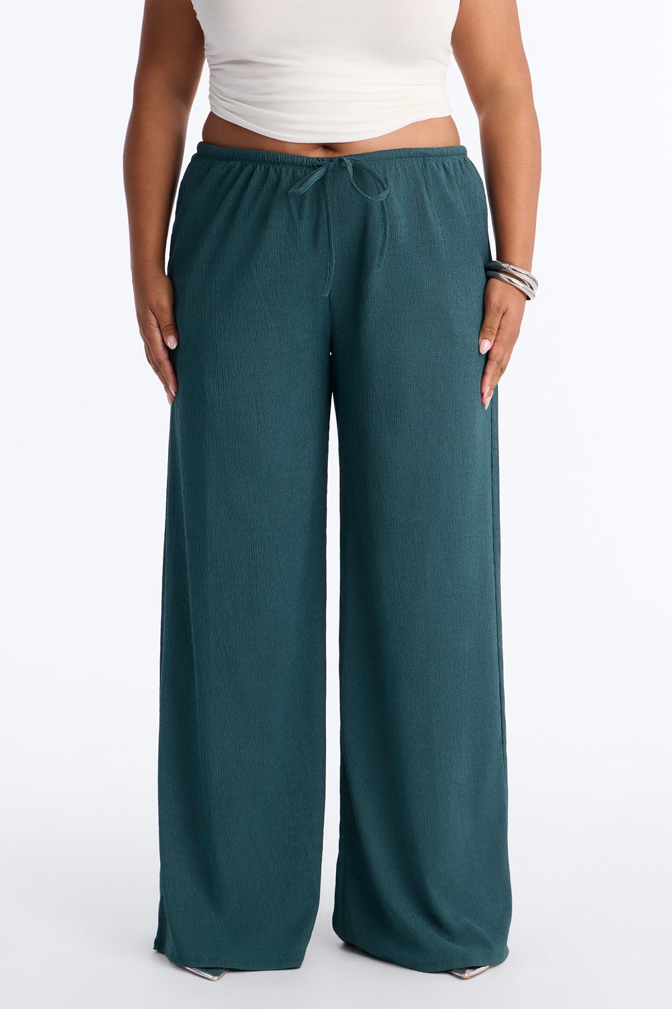 Sadie Low Rise Textured Wide Leg Pant 33″ - Hunter Green