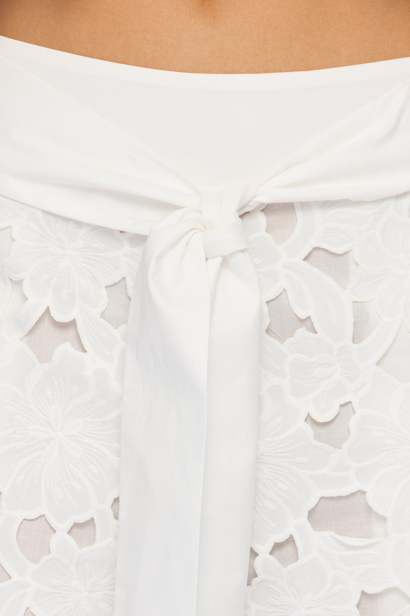 Kierra Wide Leg Embroidered Pant - White