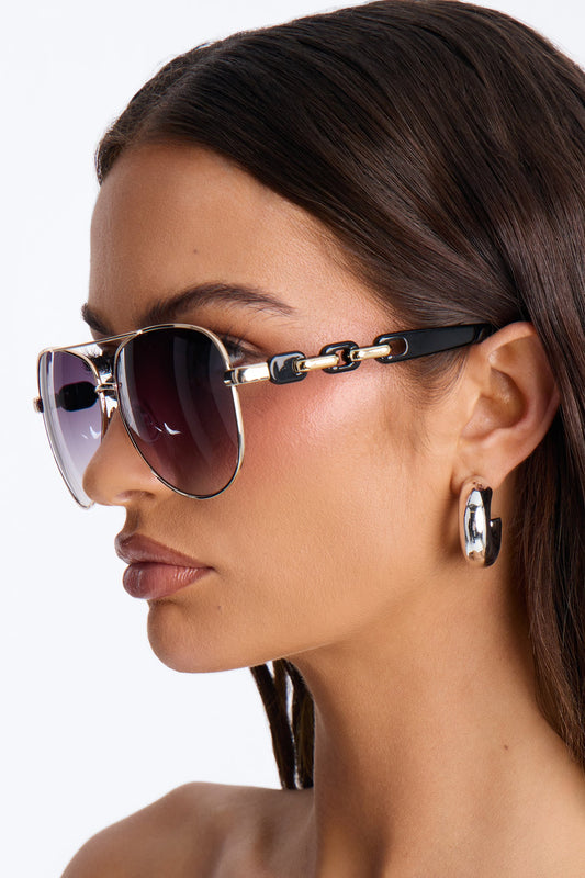 Courtyard Cutie Sunglasses - Black/Gold