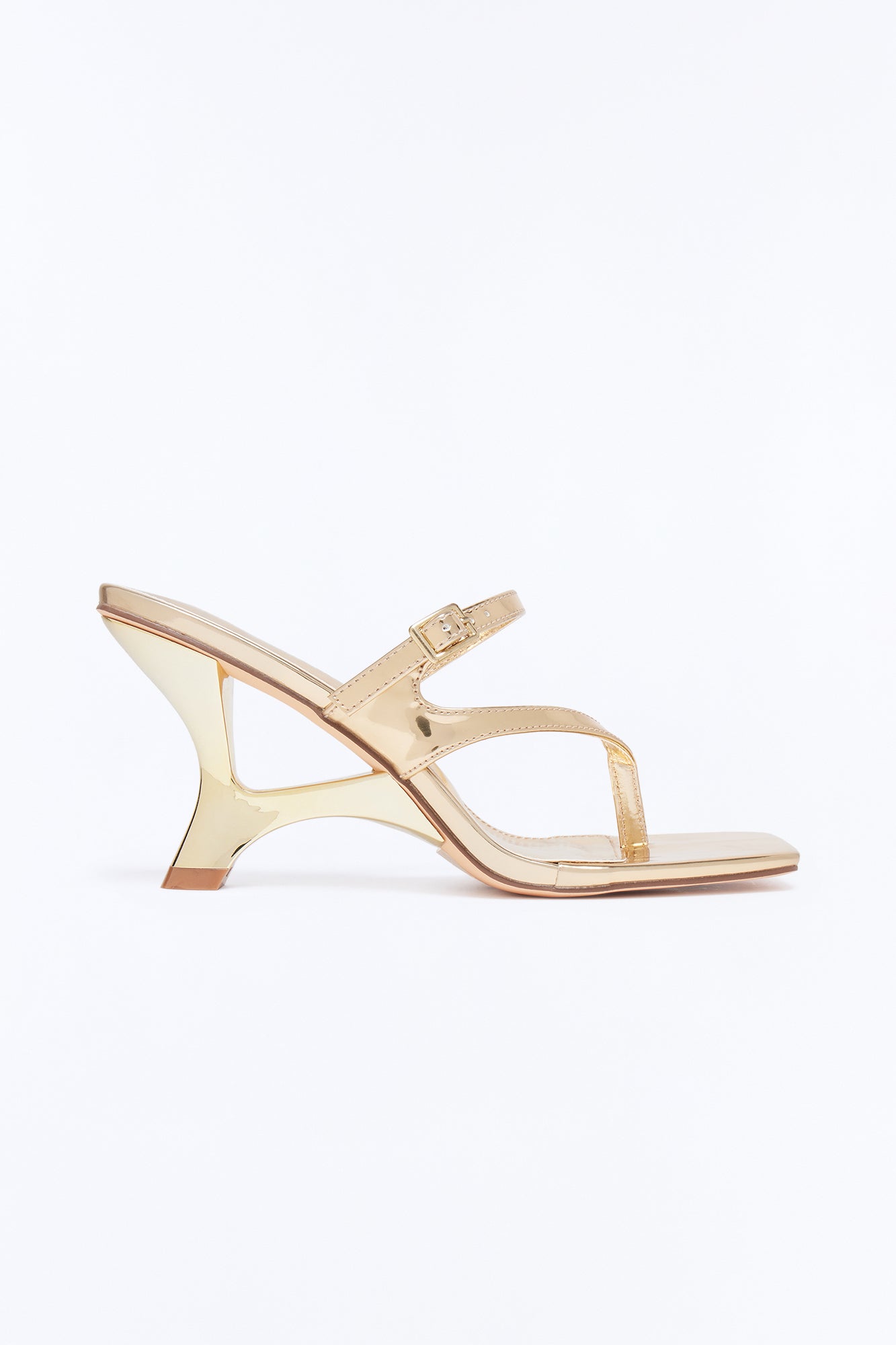 Roa Thong Novelty Wedges - Gold