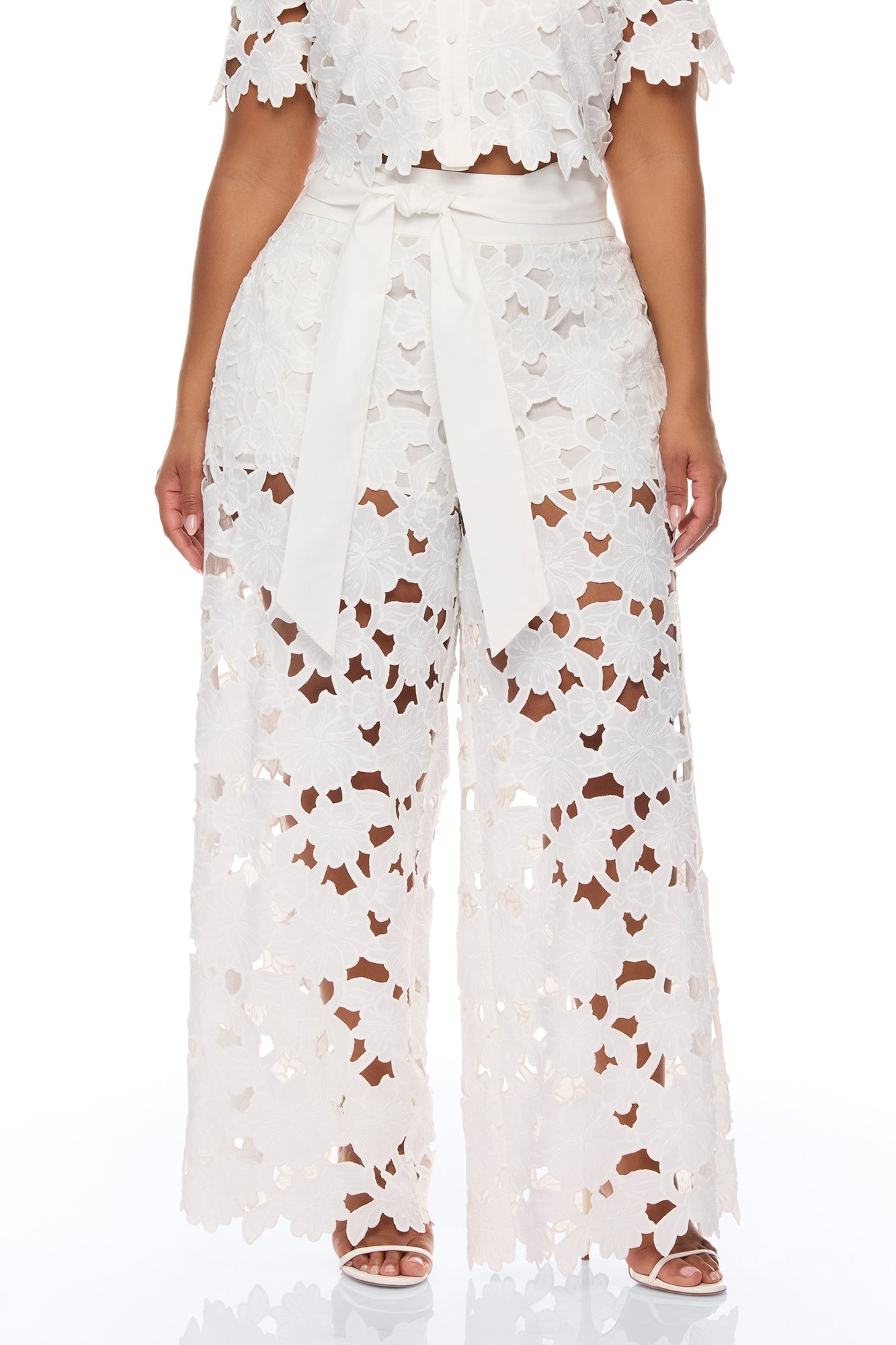 Kierra Wide Leg Embroidered Pant - White