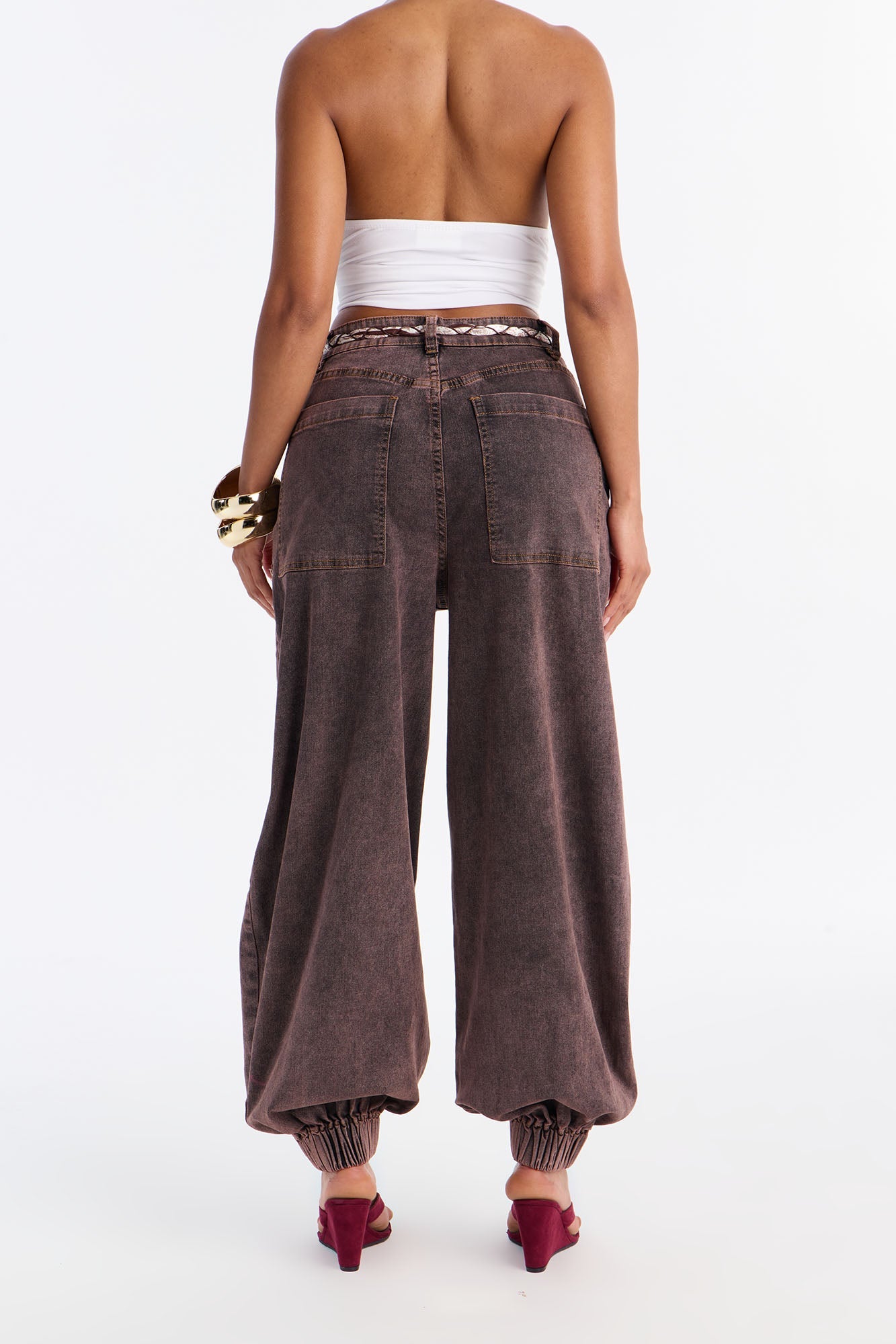 Spontaneous Plans Belted Jogger Jeans - Brown