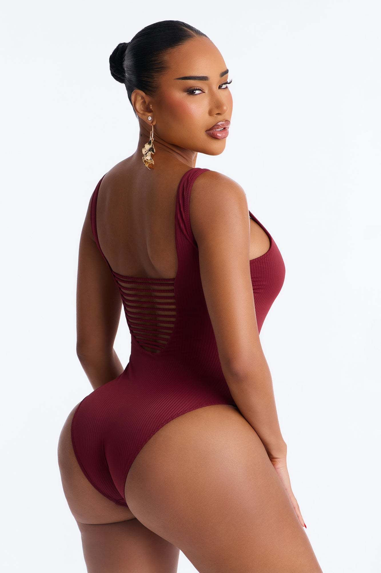 Shades On Sandy Toes Cut Out Scoop Neck 1 Piece Swimsuit - Burgundy