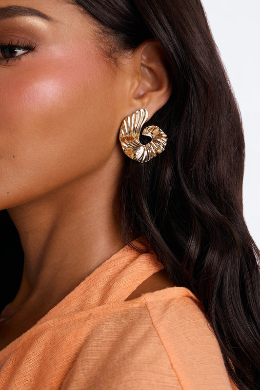 Waves And Wind Earrings - Gold